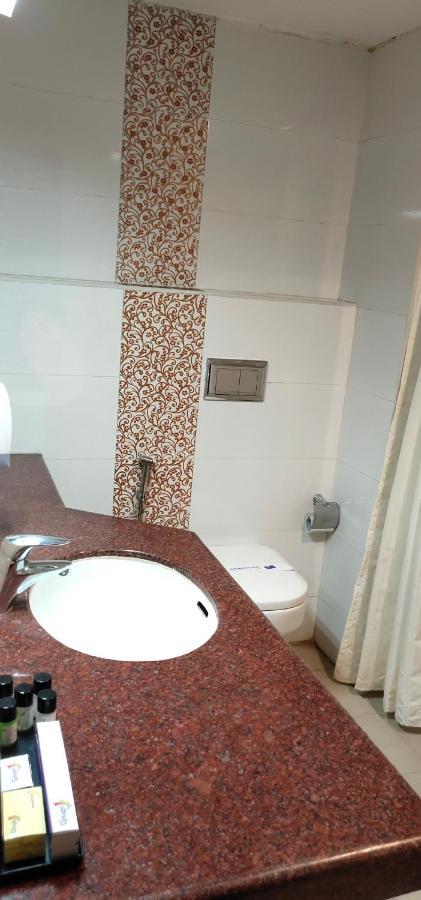 Hotel Saptagiri Haiderabad Buitenkant foto