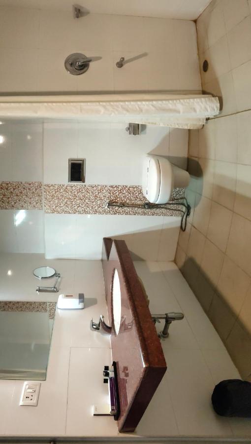 Hotel Saptagiri Haiderabad Buitenkant foto