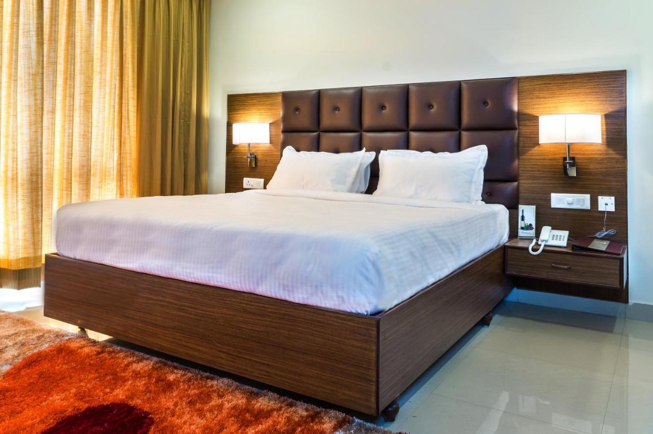 Hotel Saptagiri Haiderabad Buitenkant foto