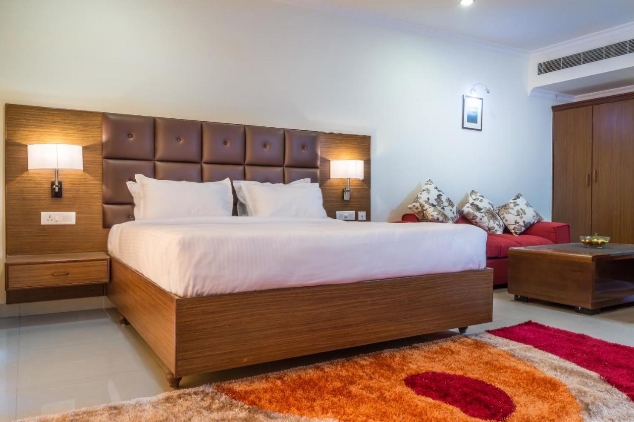 Hotel Saptagiri Haiderabad Buitenkant foto