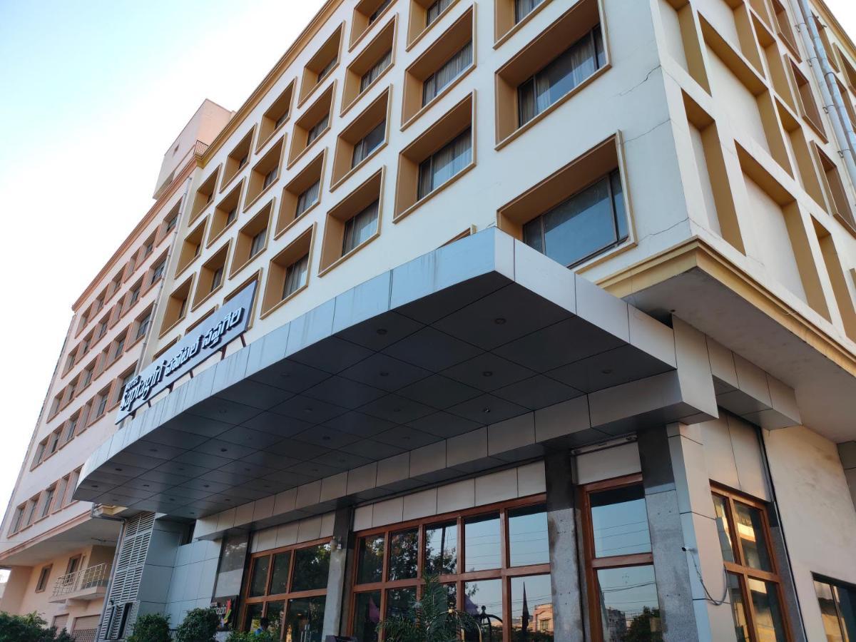 Hotel Saptagiri Haiderabad Buitenkant foto