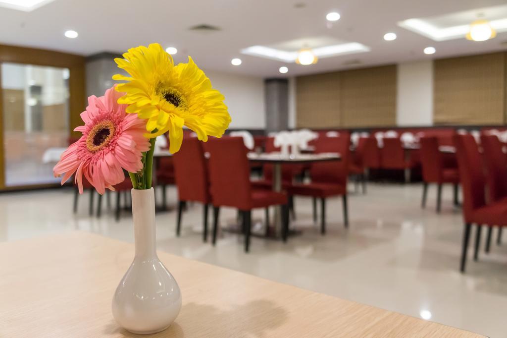 Hotel Saptagiri Haiderabad Buitenkant foto