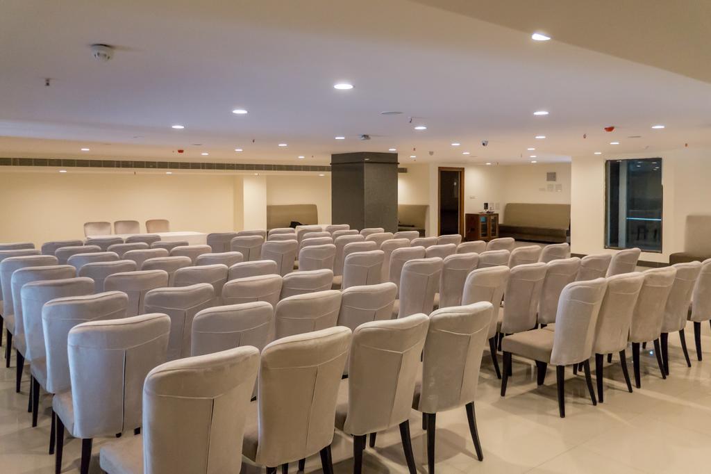 Hotel Saptagiri Haiderabad Buitenkant foto