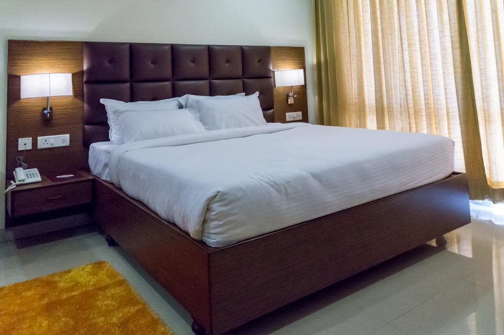 Hotel Saptagiri Haiderabad Buitenkant foto