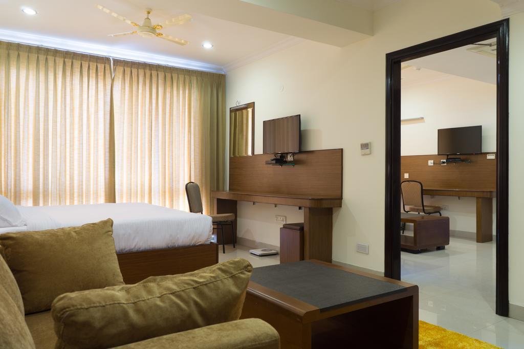 Hotel Saptagiri Haiderabad Buitenkant foto