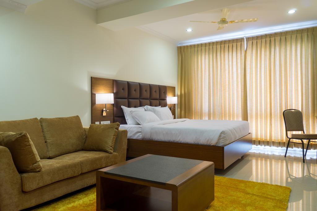 Hotel Saptagiri Haiderabad Buitenkant foto