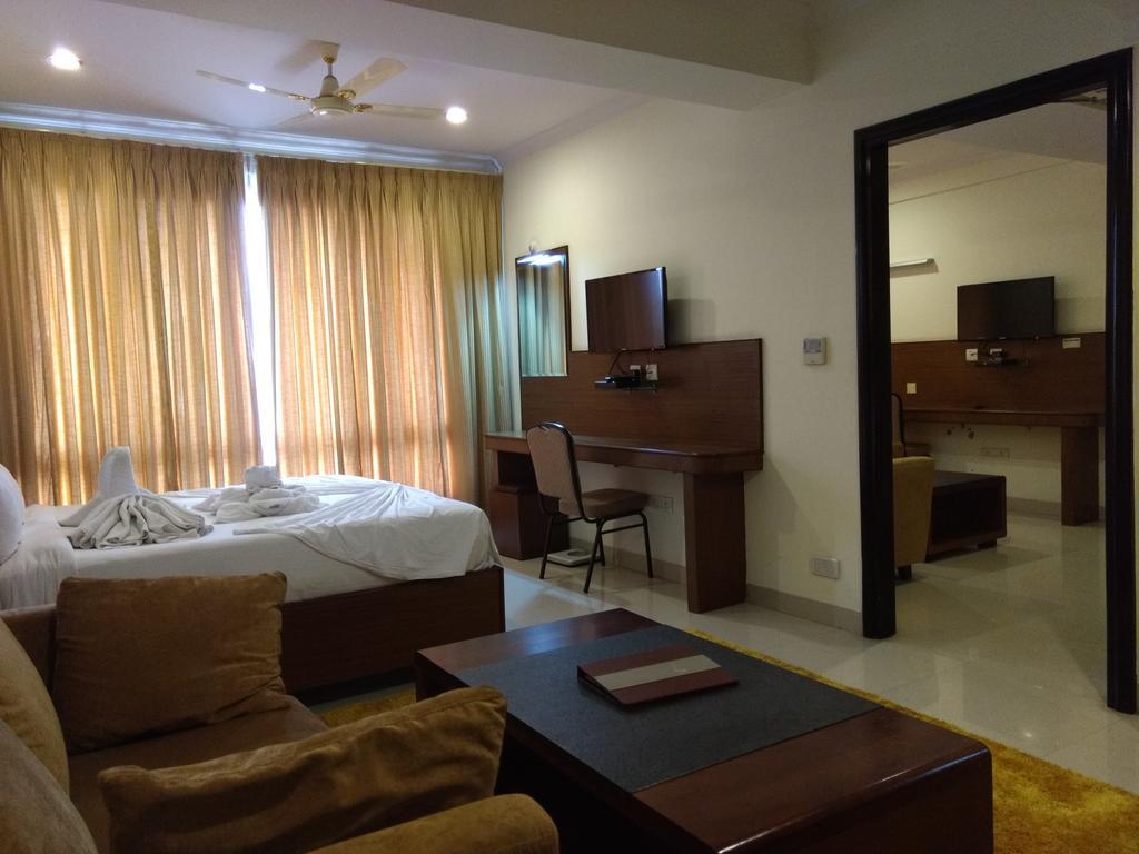 Hotel Saptagiri Haiderabad Buitenkant foto